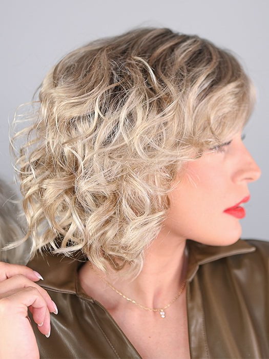 Onda by Ellen Wille in color BAHAMA BEIGE SHADED 16.22.14 | Medium Honey Blonde, Light Ash Blonde, and Lightest Reddish Brown blend