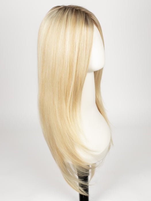 FS24/102S12 LAGUNA BLONDE | Light Natural Gold Blonde with Pale Natural Gold Blonde bold highlights, Shaded with Light Gold Brown