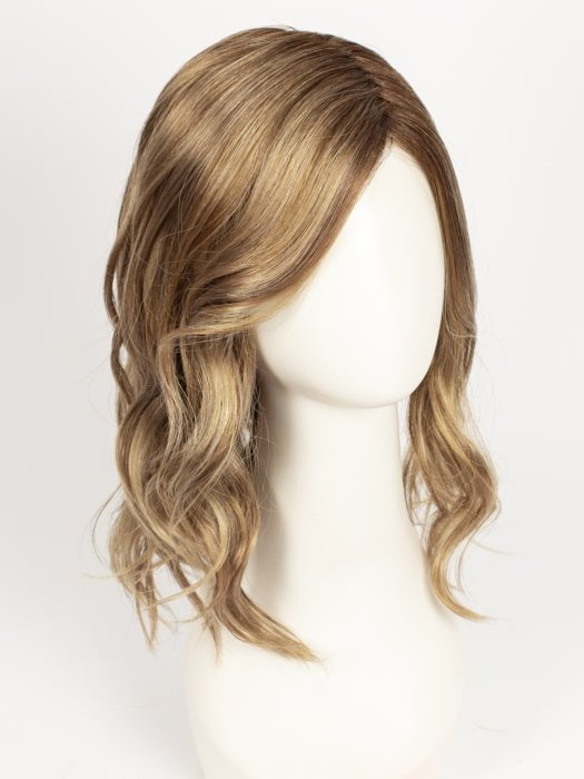 14/26S10 SHADED PRALINES N' CRÈME | Light gold blonde & Medium red gold blonde shaded with lighter brown roots