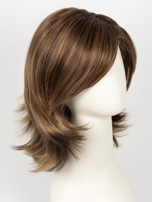 NUT MULTI SHADED 830.31.27 | Medium Brown base with Light Golden Blonde highlights and Light Auburn lowlights and Dark Roots