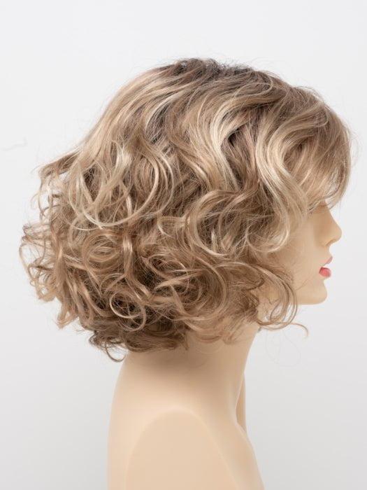 SPARKLING CHAMPAGNE | Medium Brown roots with overall Strawberry Blonde base and soft Golden Blonde highlights