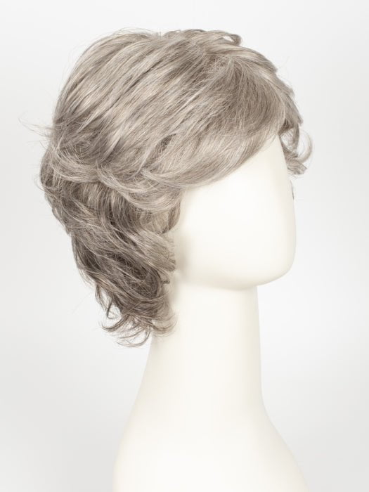 R119G | SILVER AND SMOKE | Light Brown with 80% Gray in Front Gradually into 50% Gray Towards the Nape