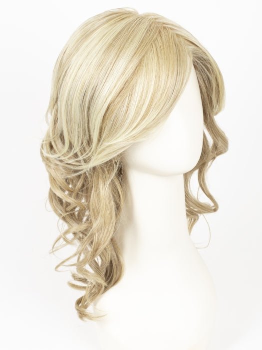 22F16 | Medium Natural Gold Blonde and Pale Natural Blonde Blend with Pale Natural Blonde Tips