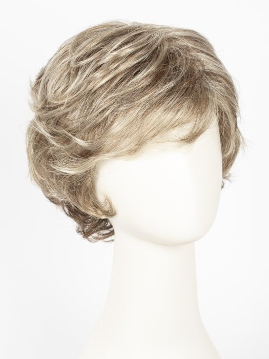 10/22TT | Light Brown and Light Natural Blonde Blend with Light Brown Nape