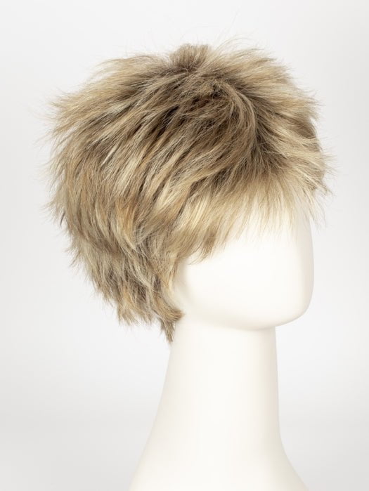 CREAMY TOFFEE R | Rooted Dark Blonde Evenly Blended with Light Platinum Blonde and Light Honey Blonde