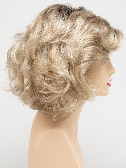 CHAMPAGNE SHADOW | Soft Dark Blonde with Platinum Highlights and Chestnut Roots