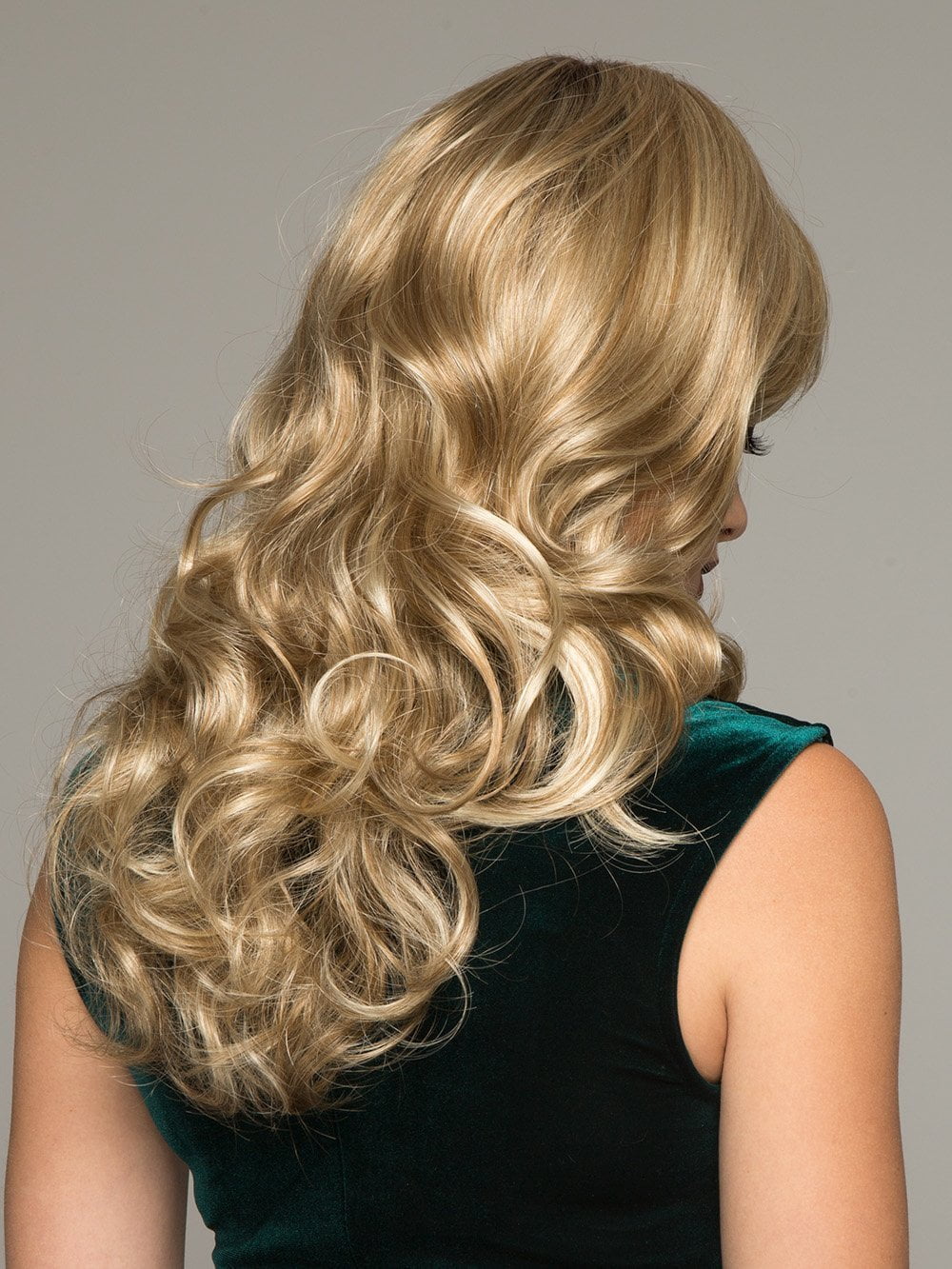 AVERY by NORIKO in CREAMY TOFFEE R | Rooted Dark Blonde Evenly Blended with Light Platinum Blonde and Light Honey Blonde