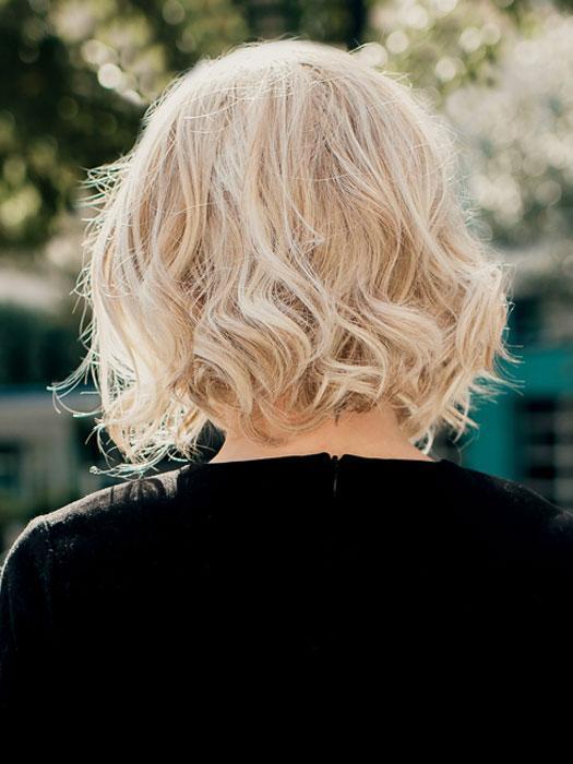 FLIRT ALERT by RAQUEL WELCH in RL19/23 BISCUIT | Light Ash Blonde Evenly Blended with Cool Platinum Blonde