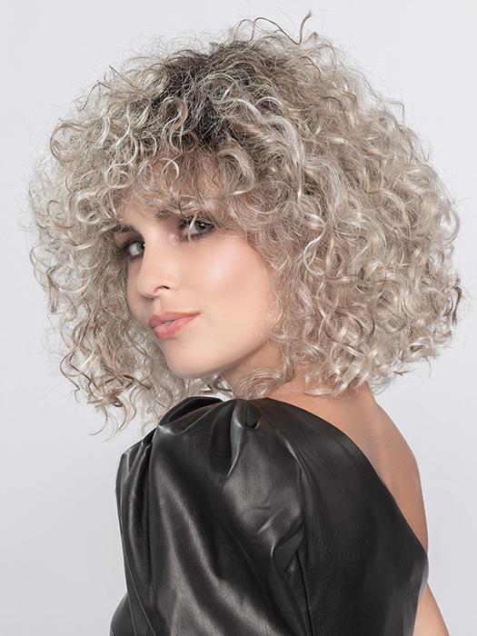 DISCO by ELLEN WILLE in PEARL BLONDE ROOTED 101.16.1001 | Pearl Platinum, Dark Ash Blonde, and Medium Honey Blonde mix