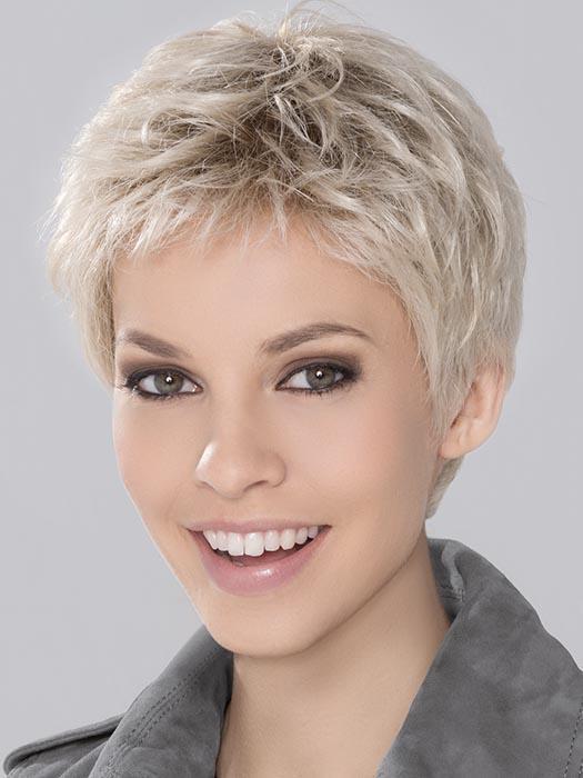 RUN MONO Wig by ELLEN WILLE in LIGHT-CHAMPAGNE-ROOTED | Platinum Blonde, Cool Platinum Blonde, and Light Golden Blonde blend