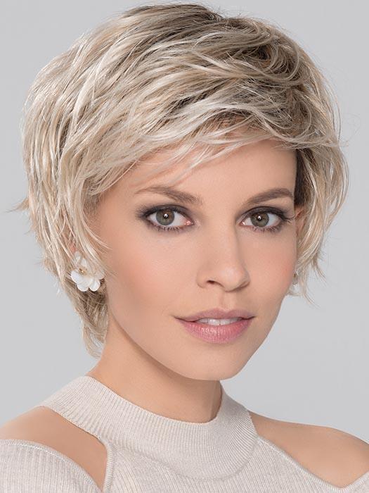 SCORE by ELLEN WILLE in LIGHT-CHAMPAGNE-ROOTED | Platinum Blonde, Cool Platinum Blonde, and Light Golden Blonde blend