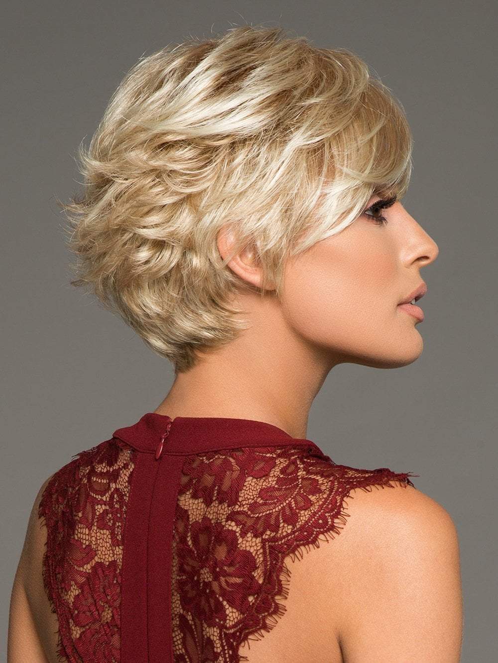 TRUE DEMURE by GABOR in GL14-22SS SS SANDY BLONDE | Dark golden blonde base blends into multi-dimensional tones of medium gold blonde and light beige blonde