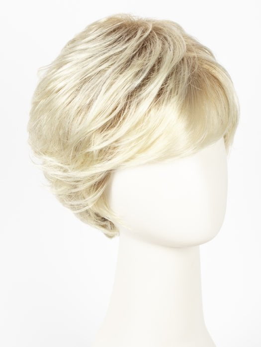 GL613-88SS CHAMPAGNE BLONDE | Dark golden blonde base blends into light golden blonde with glints of platinum blonde.