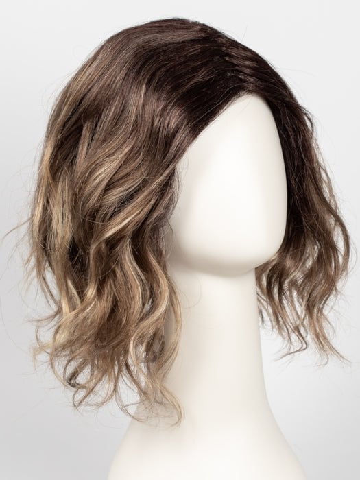 MOCHACCINO-LR | Longer dark root with light brown base and strawberry blonde highlights