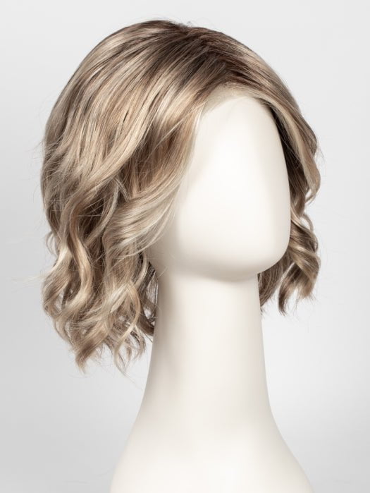 12FS8 | Light Gold Brown, Light Natural Gold Blonde and Pale Natural Gold-Blonde Blend, Shaded with Medium Brown