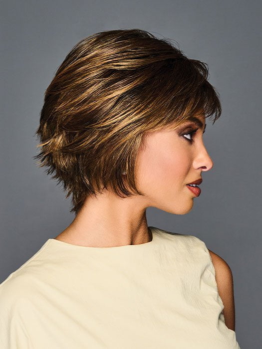 Its straight and piecy style suits any occasion