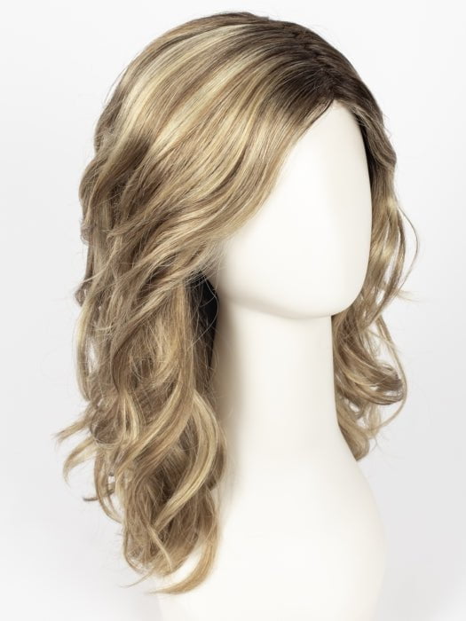 RH12/26RT4 | Light Brown w/Fine Golden Blonde Highlights And Dark Roots