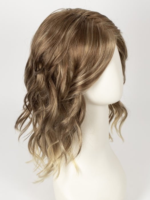 R613BG14 | Dark Blonde with Fine Pale Blonde highlights & Pale Blonde tipped ends