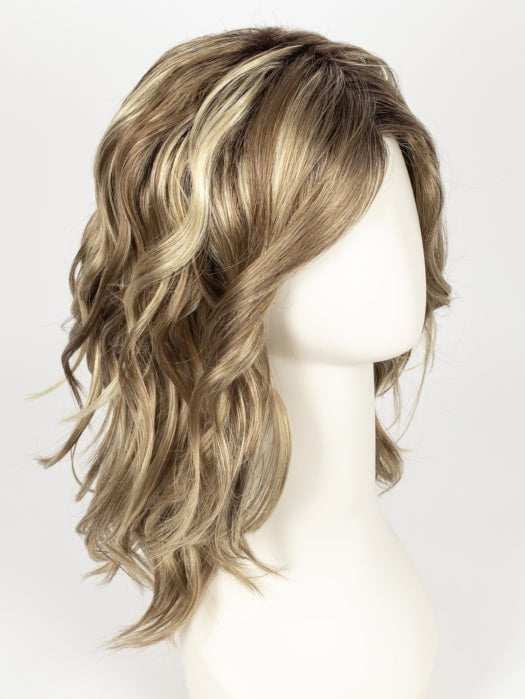 RH12/26RT4 | Light Brown with Chunky Golden Blonde Highlights and Dark Brown Roots