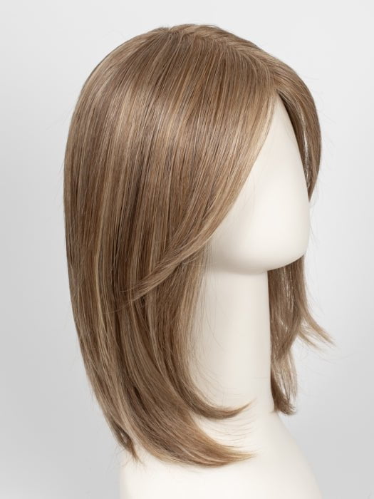 RL13/88 Golden Pecan | Neutral Medium Blonde With Pale Honey Blonde Highlights