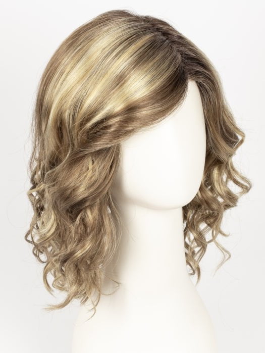 RH12/26RT4 | Light Brown with Chunky Golden Blonde Highlights and Dark Brown Roots