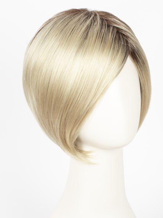 CHAMPAGNE-R | Light Beige Blonde, Medium Honey Blonde, and Platinum Blonde Blend with Dark Roots