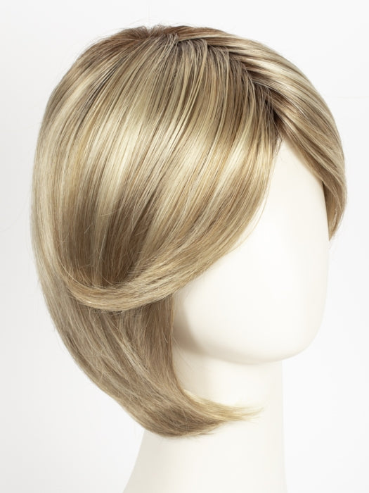 CREAMY-TOFFEE-R | Rooted Dark Blonde Evenly Blended with Light Platinum Blonde and Light Honey Blonde