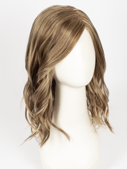 24BT18 - ÉCLIAR  | Dark Ash Blonde & Honey Blonde Blend, with Honey Blonde Tips