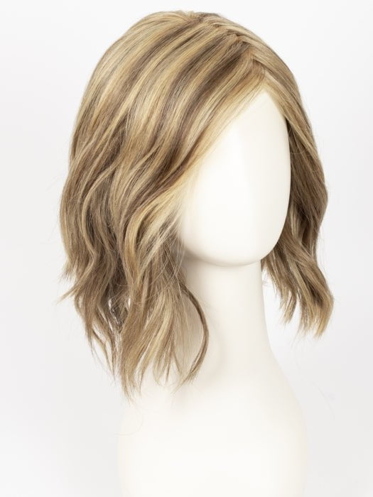 24BT18 - ÉCLIAR  | Dark Ash Blonde & Honey Blonde Blend, with Honey Blonde Tips