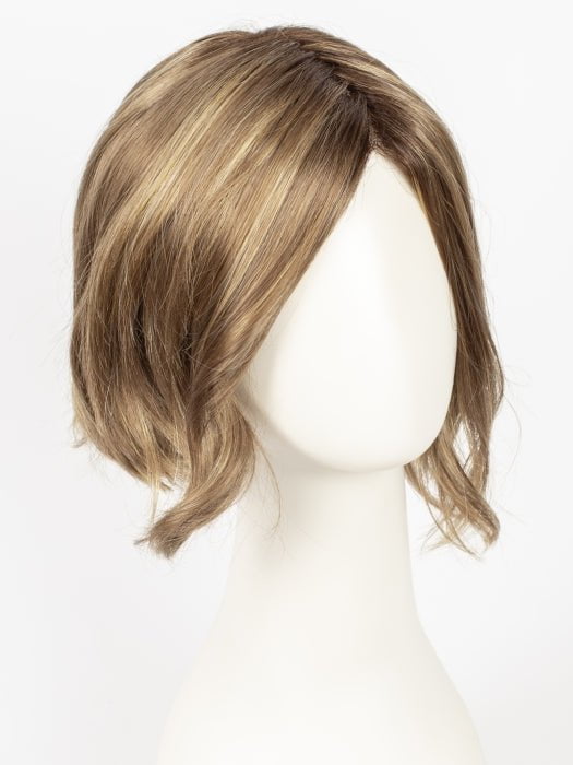 MOCHACCINO-R | Rooted Medium Warm Blonde with Chocolate Undertones and Creamy Blonde Highlights