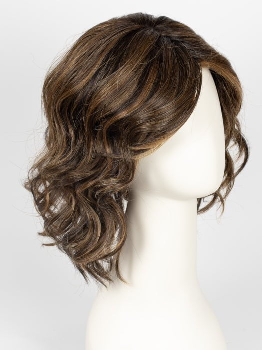 RL8/29SS SHADED HAZELNUT | Warm Medium Brown Evenly Blended with Ginger Blonde and Dark Roots