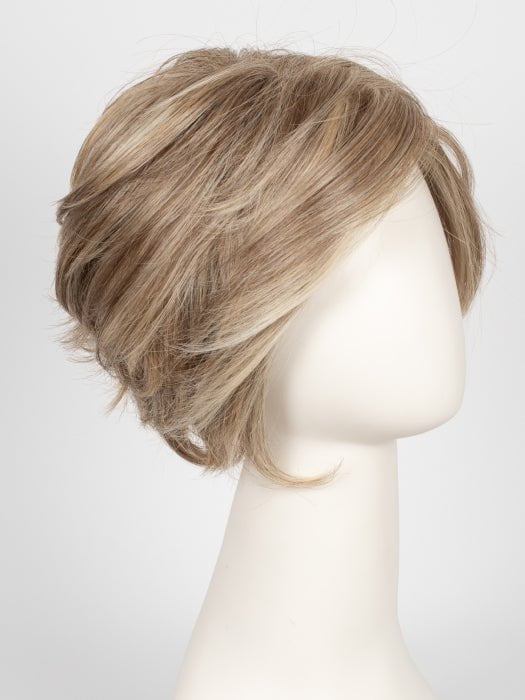 RL16/88 PALE GOLDEN HONEY | Dark Natural Blonde Evenly Blended with Pale Golden Blonde