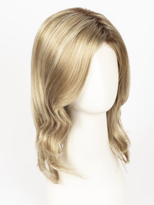 CREAMY-TOFFEE-R | Rooted Dark Blonde Evenly Blended with Light Platinum Blonde and Light Honey Blonde