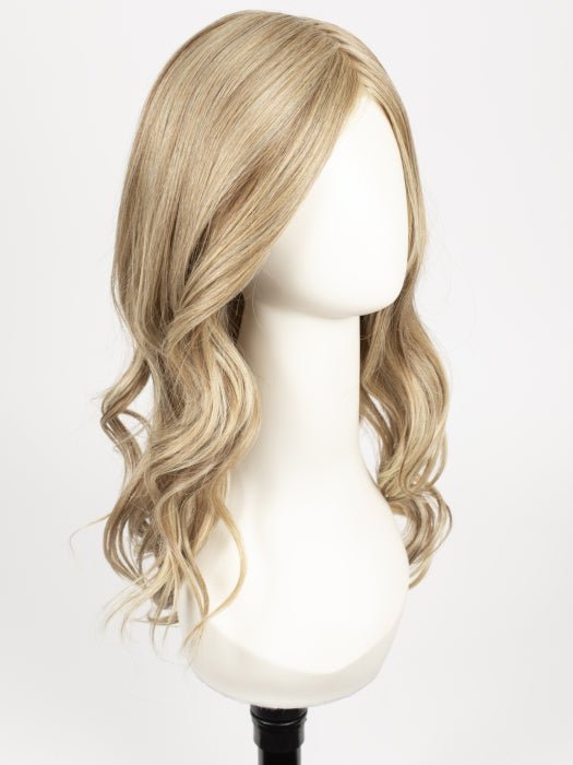 RL16/88 PALE GOLDEN HONEY | Dark Natural Blonde Evenly Blended with Pale Golden Blonde