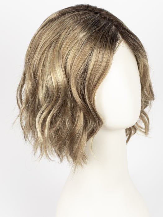 RH12/26RT4 | Light Brown with Chunky Golden Blonde Highlights and Dark Brown Roots