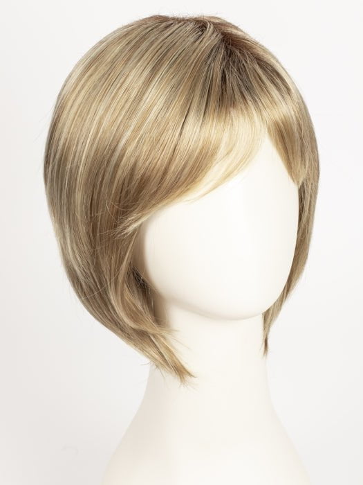 CREAMY-TOFFEE-R | Rooted Dark Blonde Evenly Blended with Light Platinum Blonde and Light Honey Blonde