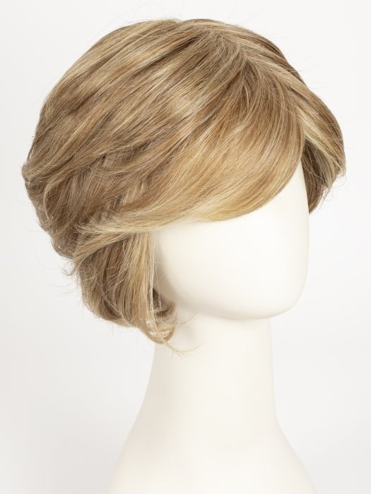 RL13/88 Golden Pecan | Neutral Medium Blonde With Pale Honey Blonde Highlights