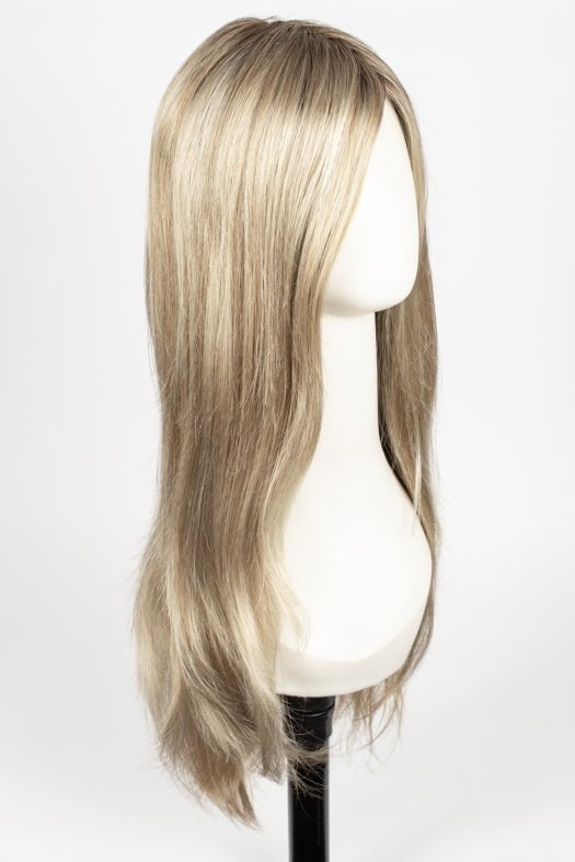 12FS8 SHADED PRALINE | Golden Brown/Warm Platinum Blonde/Platinum Blonde Blend, Shaded with Medium Brown