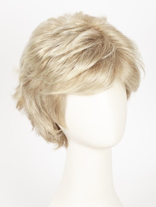 GL14-22SS SANDY BLONDE | Dark Golden Blonde base blends into multi-dimensional tones of Medium Gold Blonde and Light Beige Blonde