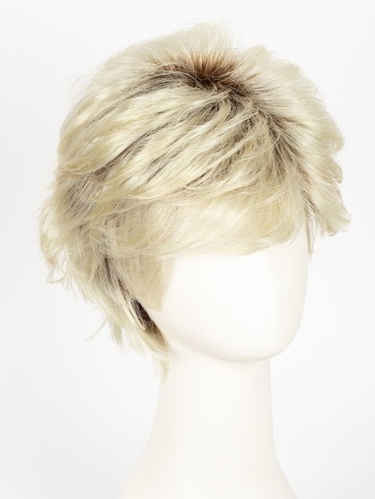 GL613-88SS CHAMPAGNE BLONDE | Dark Golden Blonde Base Blends into Light Golden Blonde with glints of Platinum Blonde.