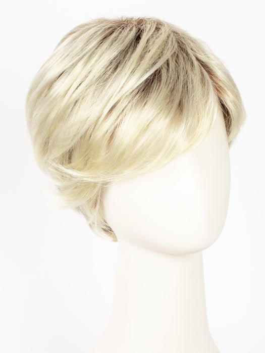 GL613-88SS CHAMPAGNE BLONDE | Dark Golden Blonde Base Blends into Light Golden Blonde with glints of Platinum Blonde.