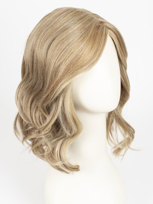 RL16/88 PALE GOLDEN HONEY | Dark Natural Blonde Evenly Blended with Pale Golden Blonde