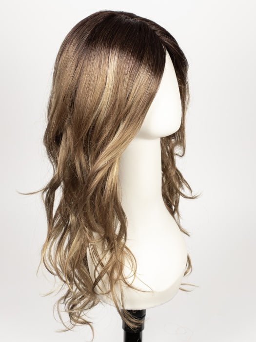 MOCHACCINO-LR | Longer dark root with light brown base and strawberry blonde highlights