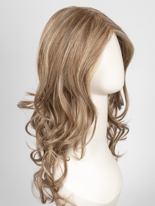 RL13/88 GOLDEN PECAN | Dark Golden Blonde Evenly Blended with Pale Blonde