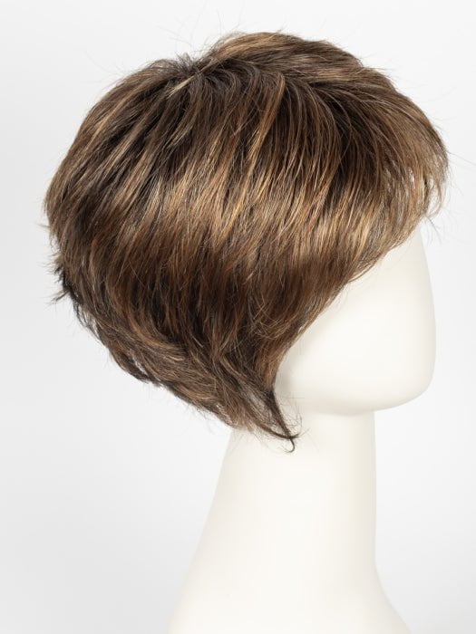 SS8/29 SHADED HAZELNUT | Rich Medium Brown Evenly Blended with Ginger Blonde Highlights with dark roots