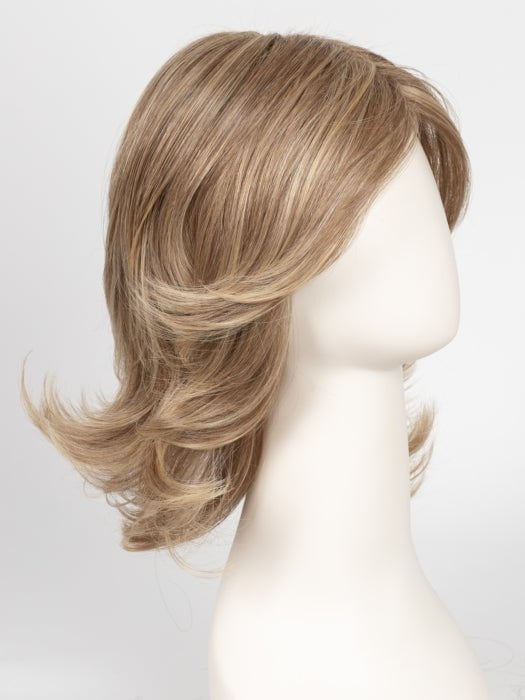 RL13/88 GOLDEN PECAN | Dark Golden Blonde Evenly Blended with Pale Blonde