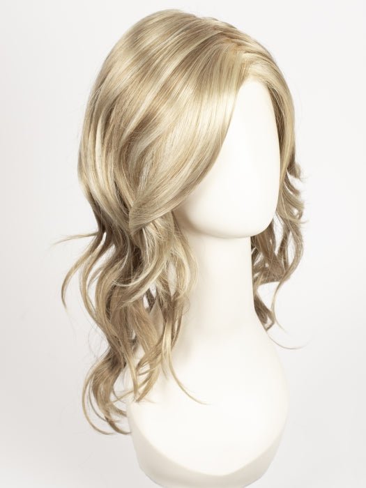 22F16 | Light Ash Blonde and Light Natural Blonde Blend with Light Natural Blonde Nape