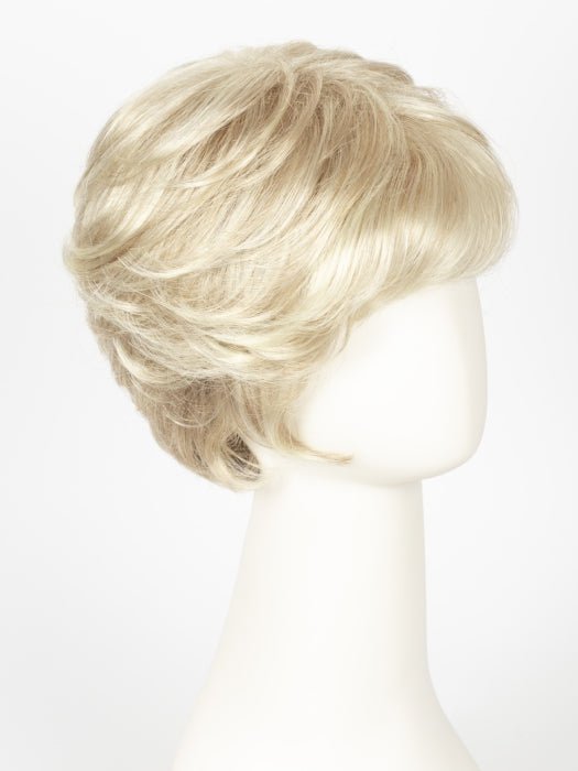 613F16 | Pale Natural Gold Blonde and Light Natural Blonde Blend with Light Natural Gold Blonde Nape