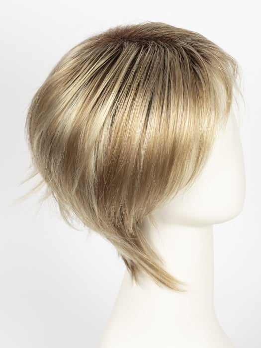 CREAMY TOFFEE R | Dark Blonde Evenly Blended with Light Platinum Blonde and Light Honey Blonde with Dark Brown roots