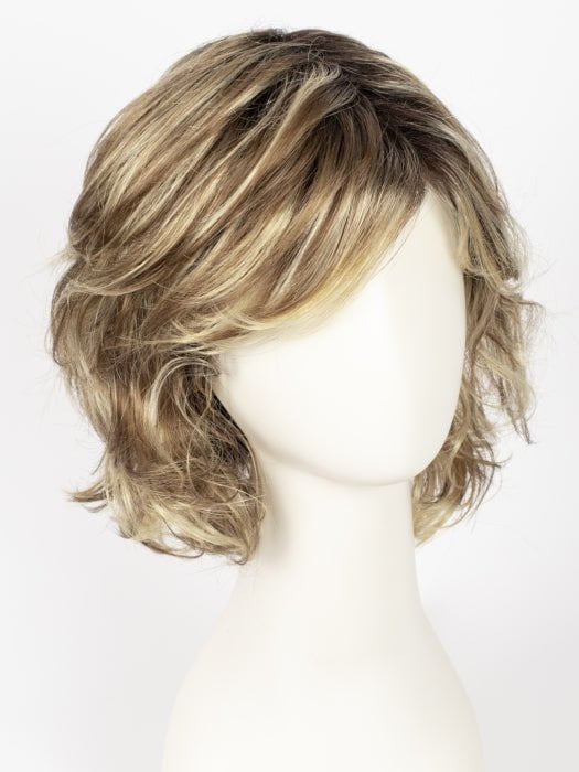 RH12/26RT4 | Light Brown w/Fine Golden Blonde Highlights And Dark Roots